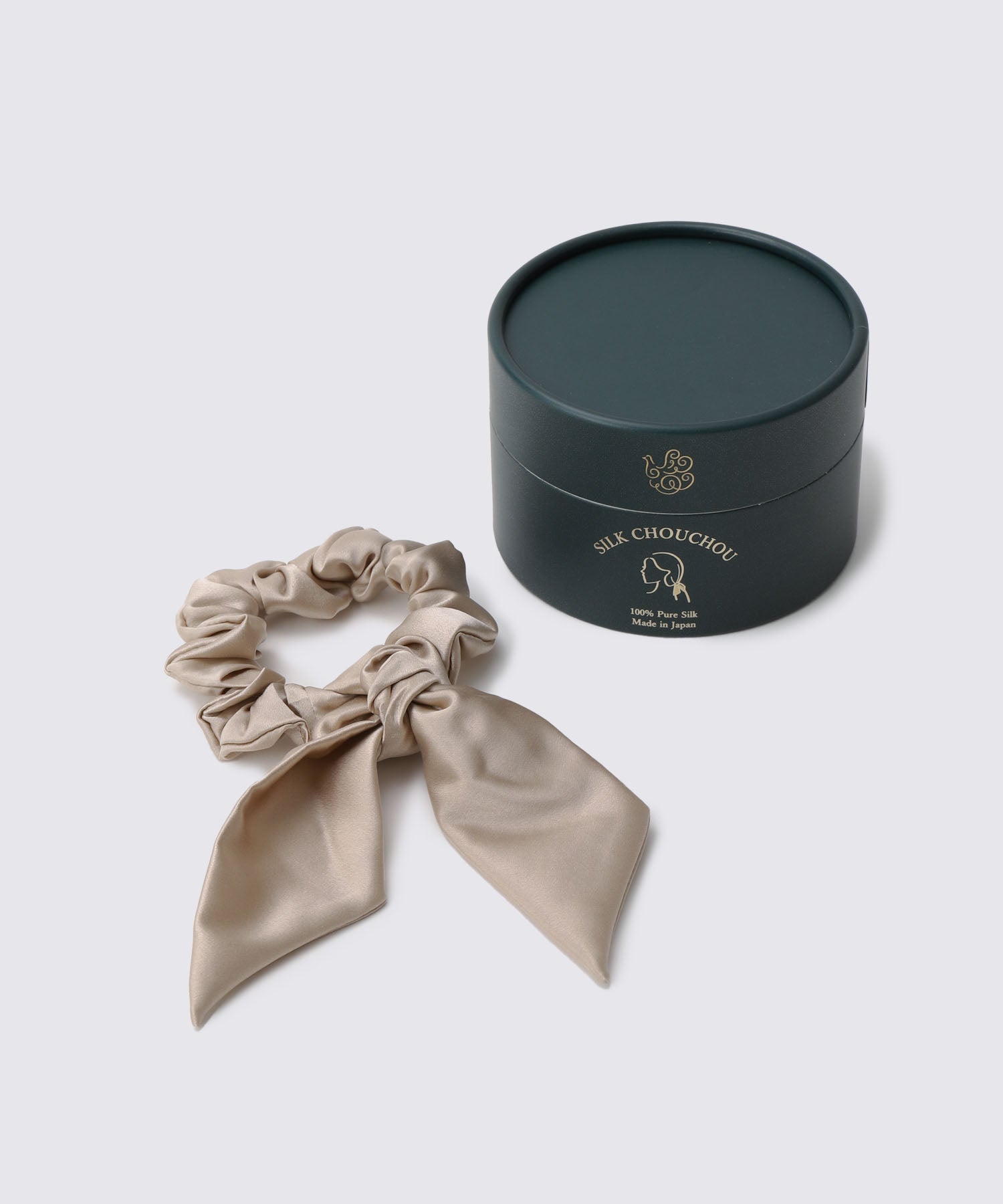 ピンクベージュ