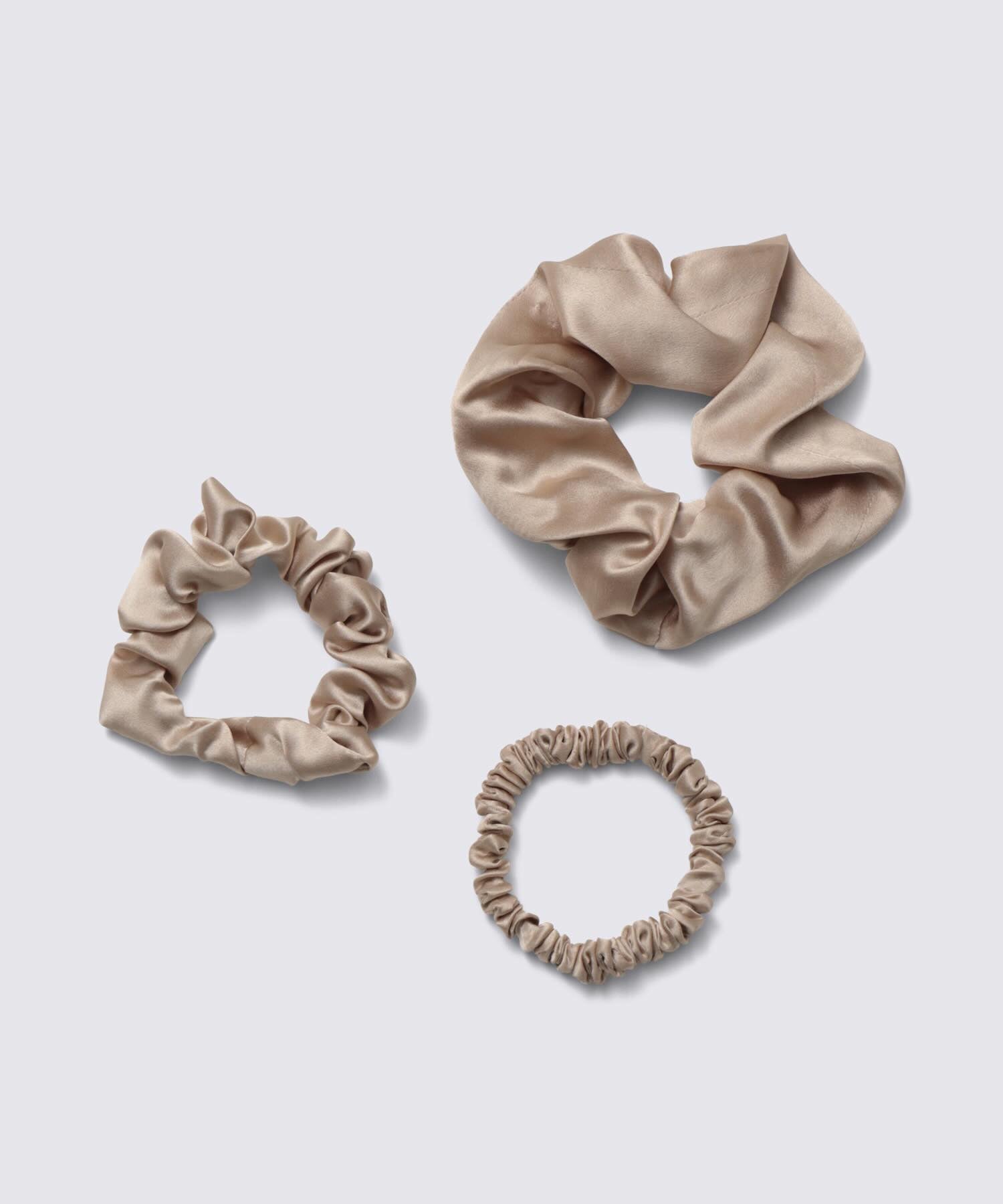 ピンクベージュ