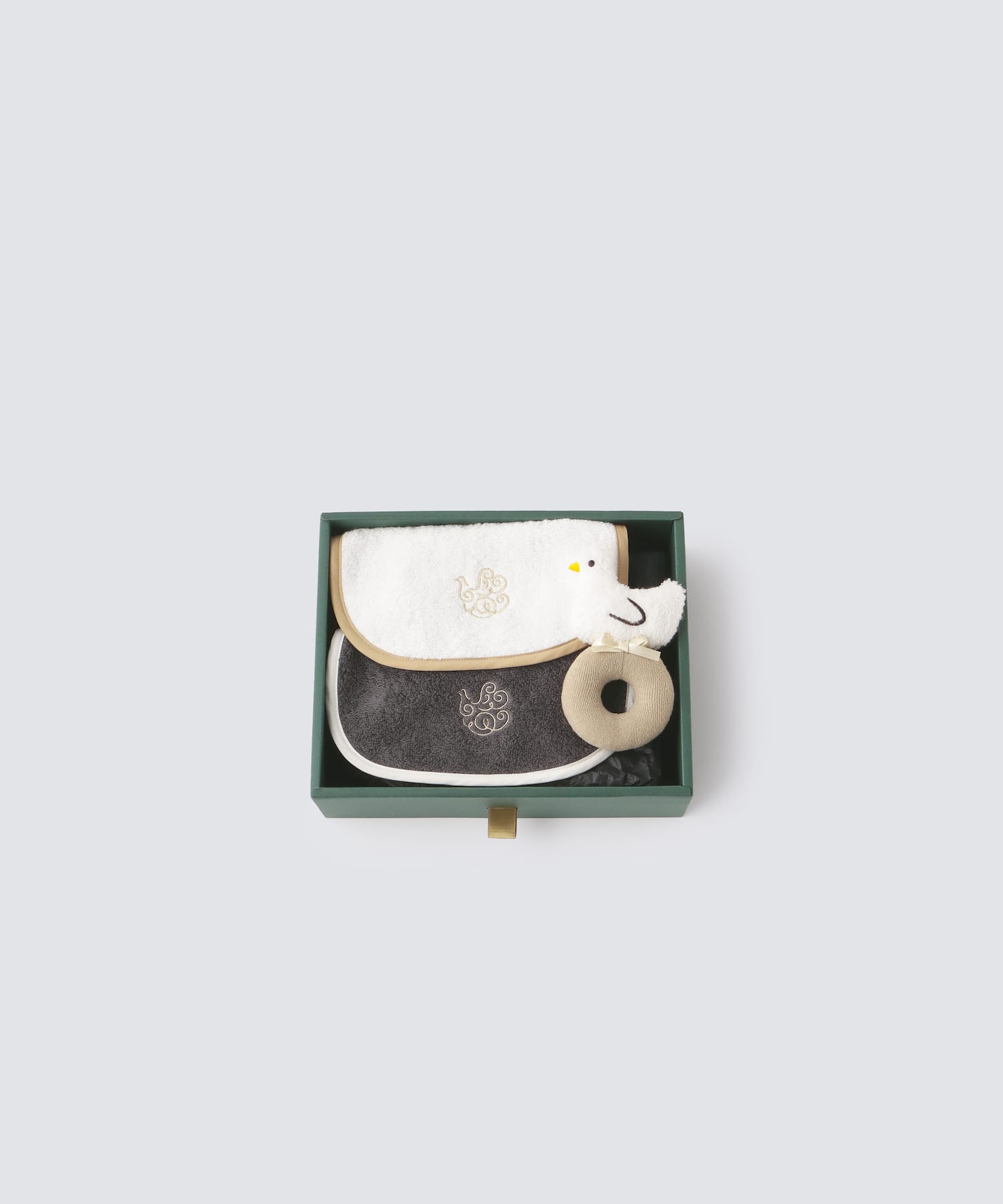 ベビーギフトセット(スタイ:ホワイト・チャコールグレー、ガラガラ:ホワイト)