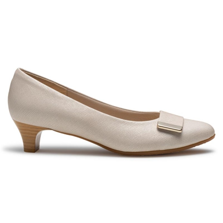 ライトベージュ型押し