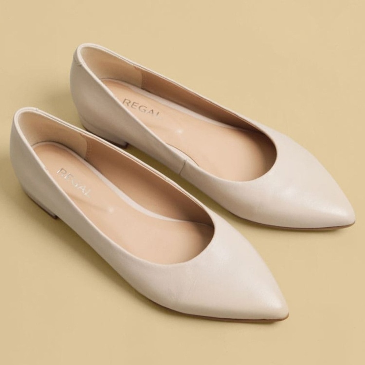 REGAL F37R ポインテッドトウフラットシューズ アイボリー リーガル フラットシューズ