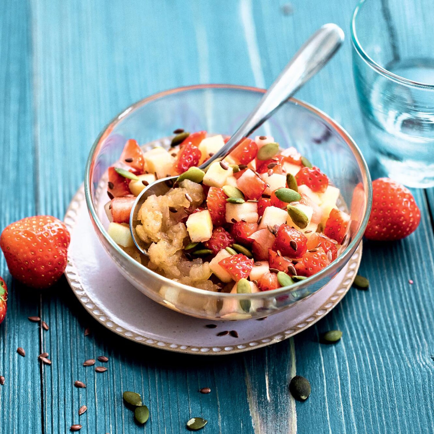 リンゴのコンポートといちごのフルーツボウル