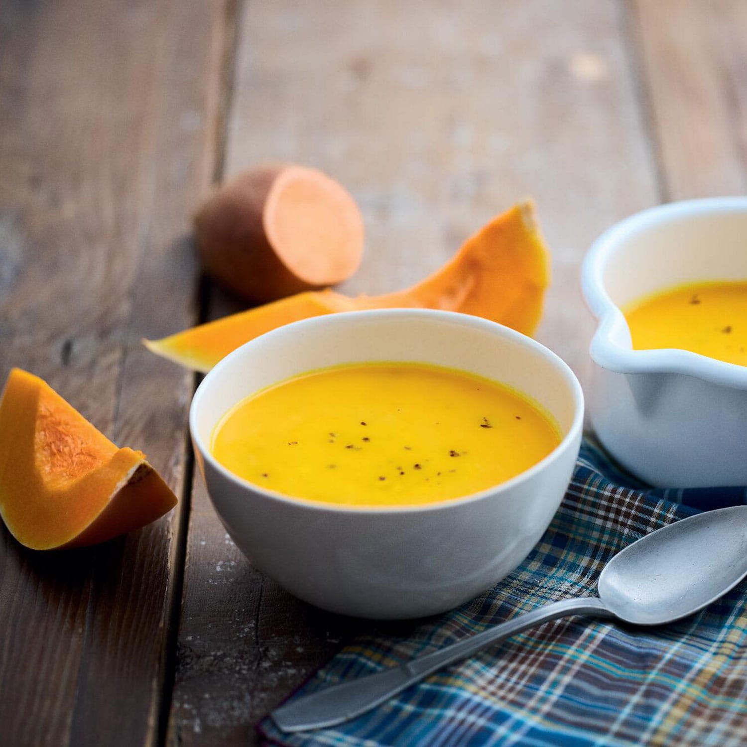 滑らかなカボチャのスープ(トリュフ 入り)