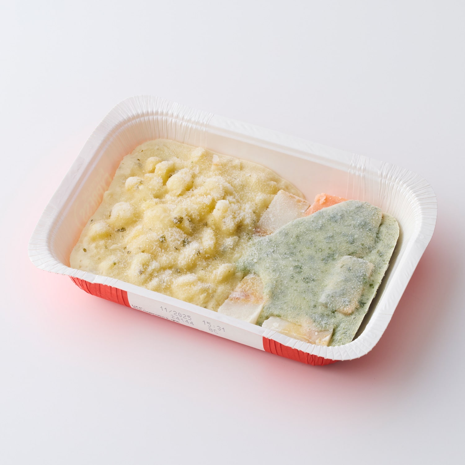 サーモンと白身魚のオゼイユソースとジャガイモのエトゥフェ