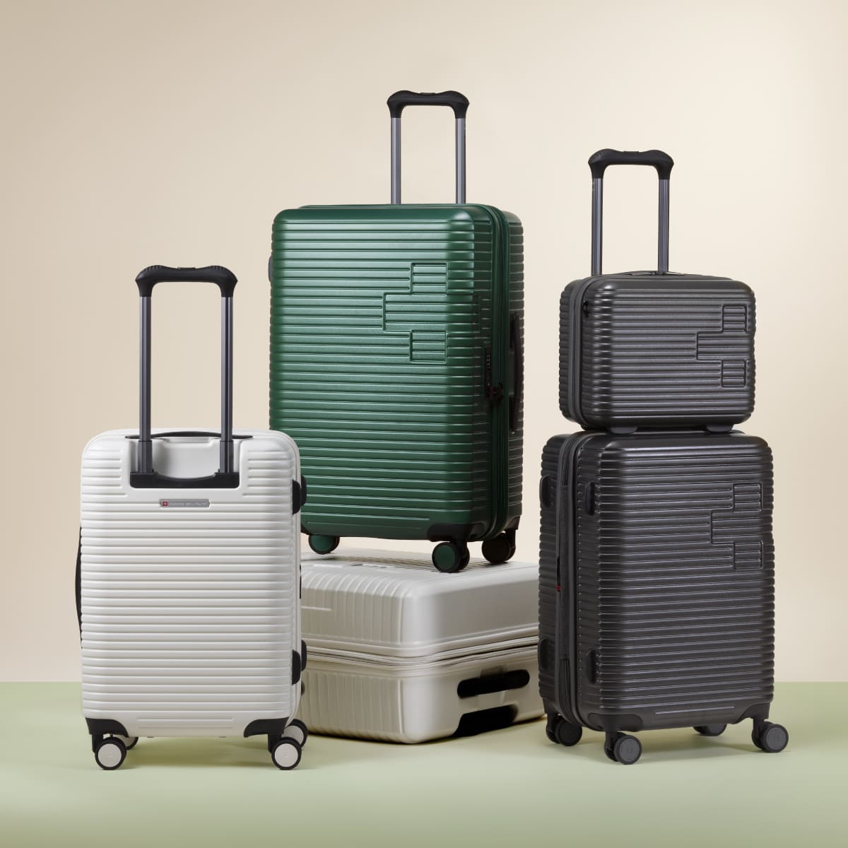 スーツケース LLサイズ 75cm 1週間以上 無料預け入れサイズ 奥行5cm拡張 99/113L カーボングレー キャリーケース TSAロック スーツケースカバー/ネームタグ付 SWISS MILITARY[スイスミリタリー] MOTIVAN[モティバン] カーボングレー SM-H328P GRAY LLサイズ