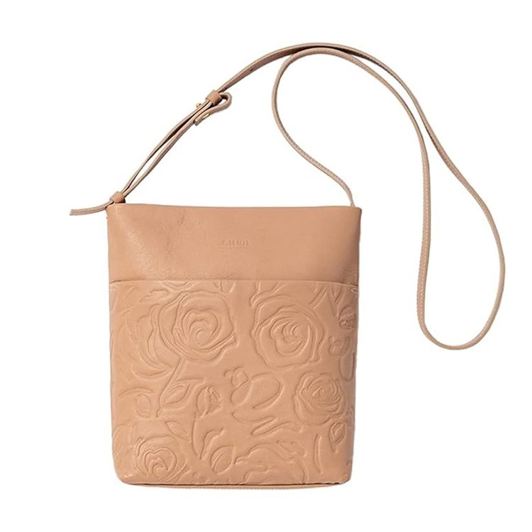 ピンクベージュ