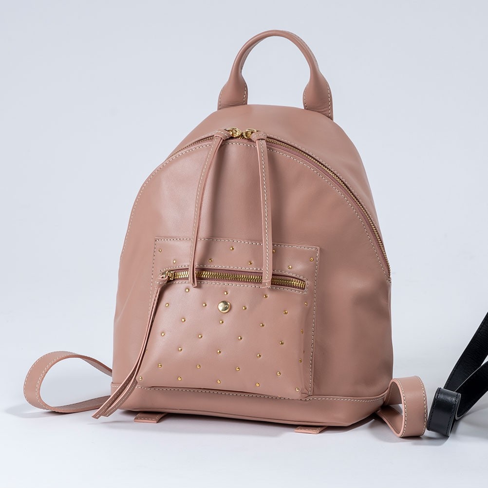 ピンクベージュ