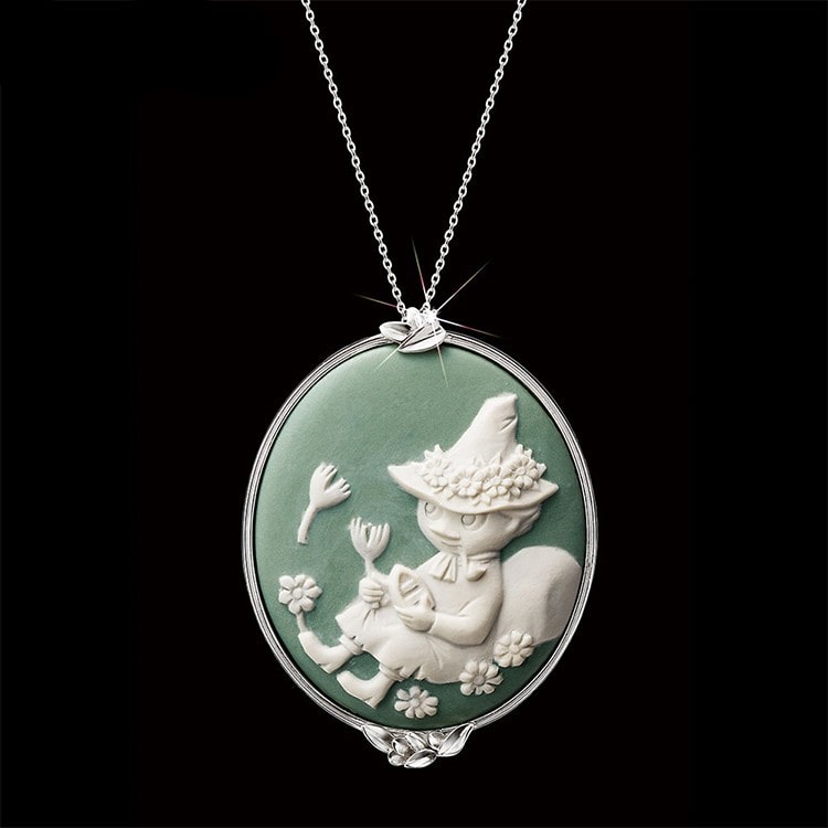 磁器カメオペンダント　しあわせのムーミン谷　リラックス／スナフキン