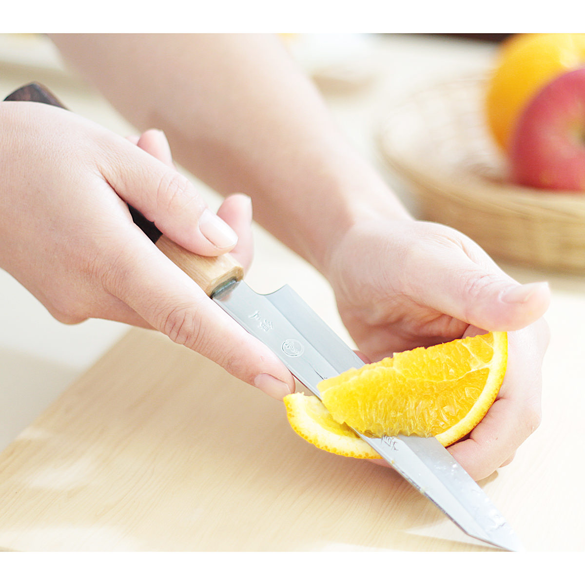 ペティ切付型包丁 極上本霞研ぎ鏡面仕上げ 〔刃渡り15cm、全長27.5cm、重量90g/両刃〕