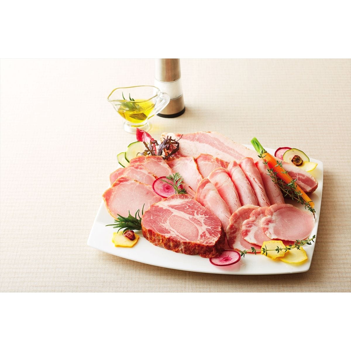 山梨県 早川町南アルプス邑 手づくりハム工房 ハム ベーコン詰め合わせ〔ステーキベーコン(ブロック)200g×2パック、ロースベーコンスライス90g×2パック、ショルダーベーコンスライス100g×1パック、ロースハムスライス70g×2パック〕