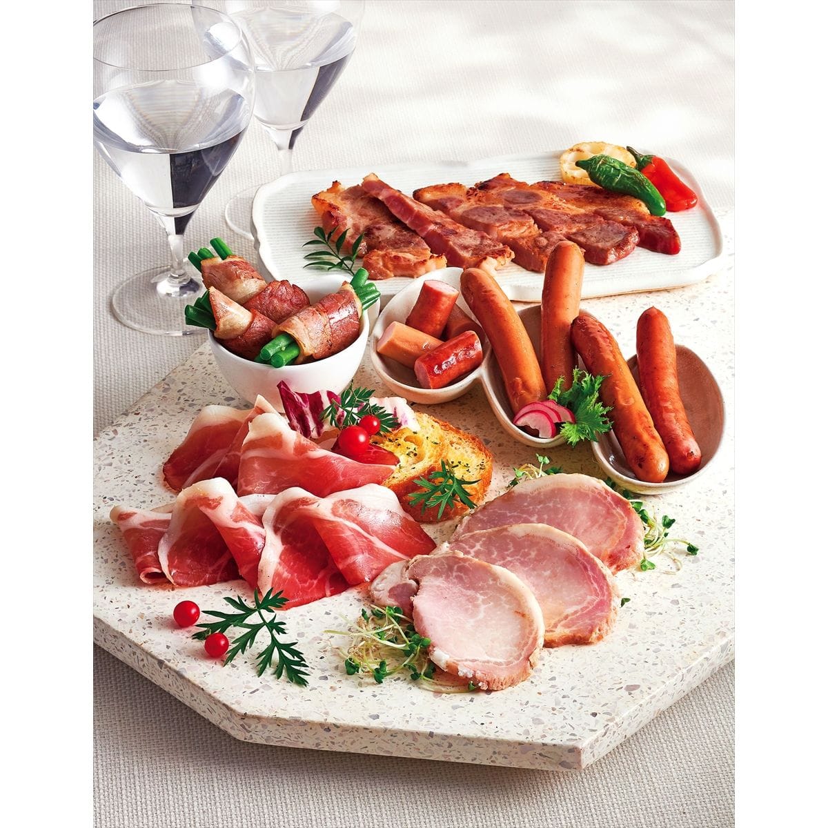 山形 平田牧場 ロカボセット ソーセージハム 6種計17個詰め合わせ〔極み荒挽きソーセージ100g×3、極みソーセージ100g×3、極みロースハム55g×2、極み生ハム55g×2、極みベーコン70g×2、三元豚味噌漬け112g×5 〕