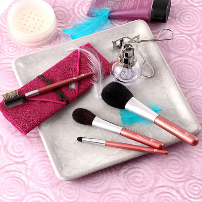 良質な素材と高い品質 熊野化粧筆 〈 発色が綺麗な4本セット 〉筆包み付 | 有限会社瑞穂・広島県