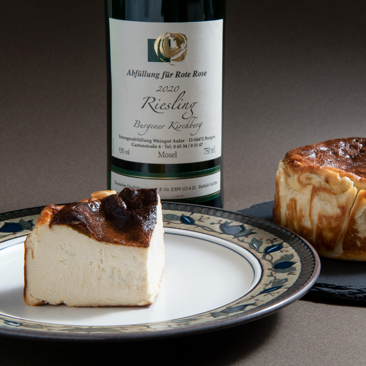 バスクチーズケーキ ブルーチーズ 〔4号(直径12cm)〕【北海道・沖縄・離島 お届け不可】