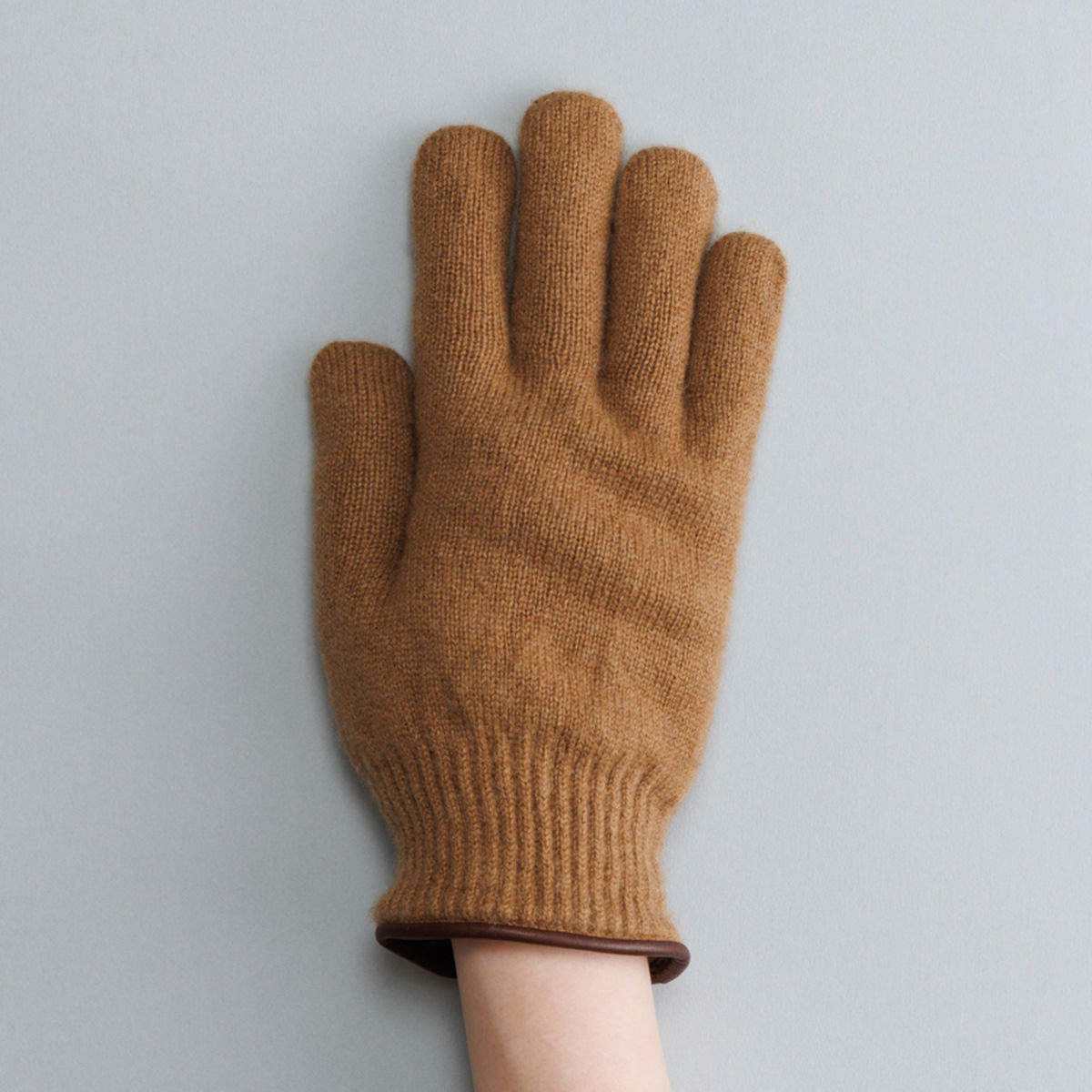 KURODA 女性用 ニット手袋 ラムレザー パイピング〔手囲いサイズ:21~22cm〕 BLACK