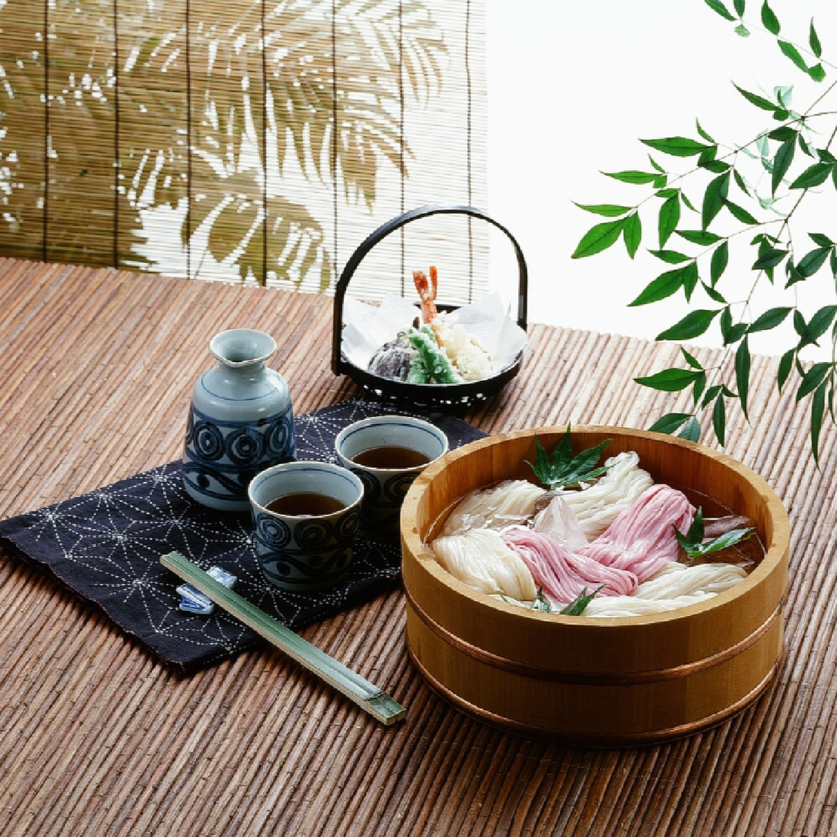 稲庭古来うどん 桜うどん 食べ比べ 〔うどん150g×2、さくらうどん300g〕