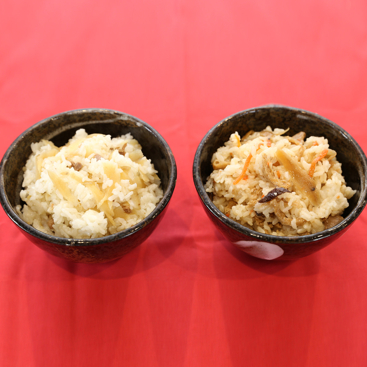 綾鶏まんぷく贅沢セット 〔からあげ用とり肉3種、とり天用むね肉、とり飯の素2種、秘伝のタレ、大分県産米、片栗粉、てんぷら粉〕