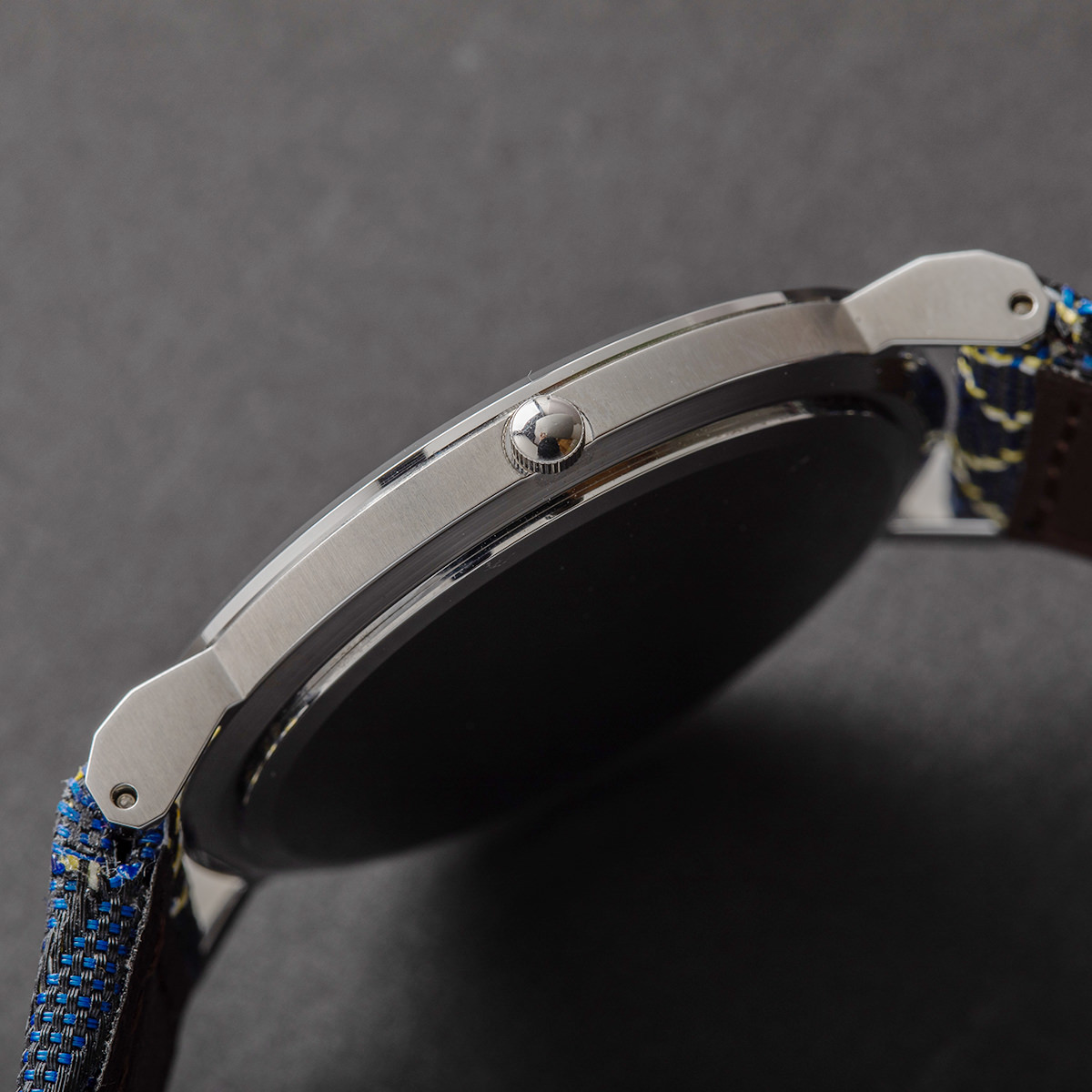 和心 畳縁バンド 薄型 日本製腕時計 市松模様 白 〔全長約25cm・ベルト幅2cm〕