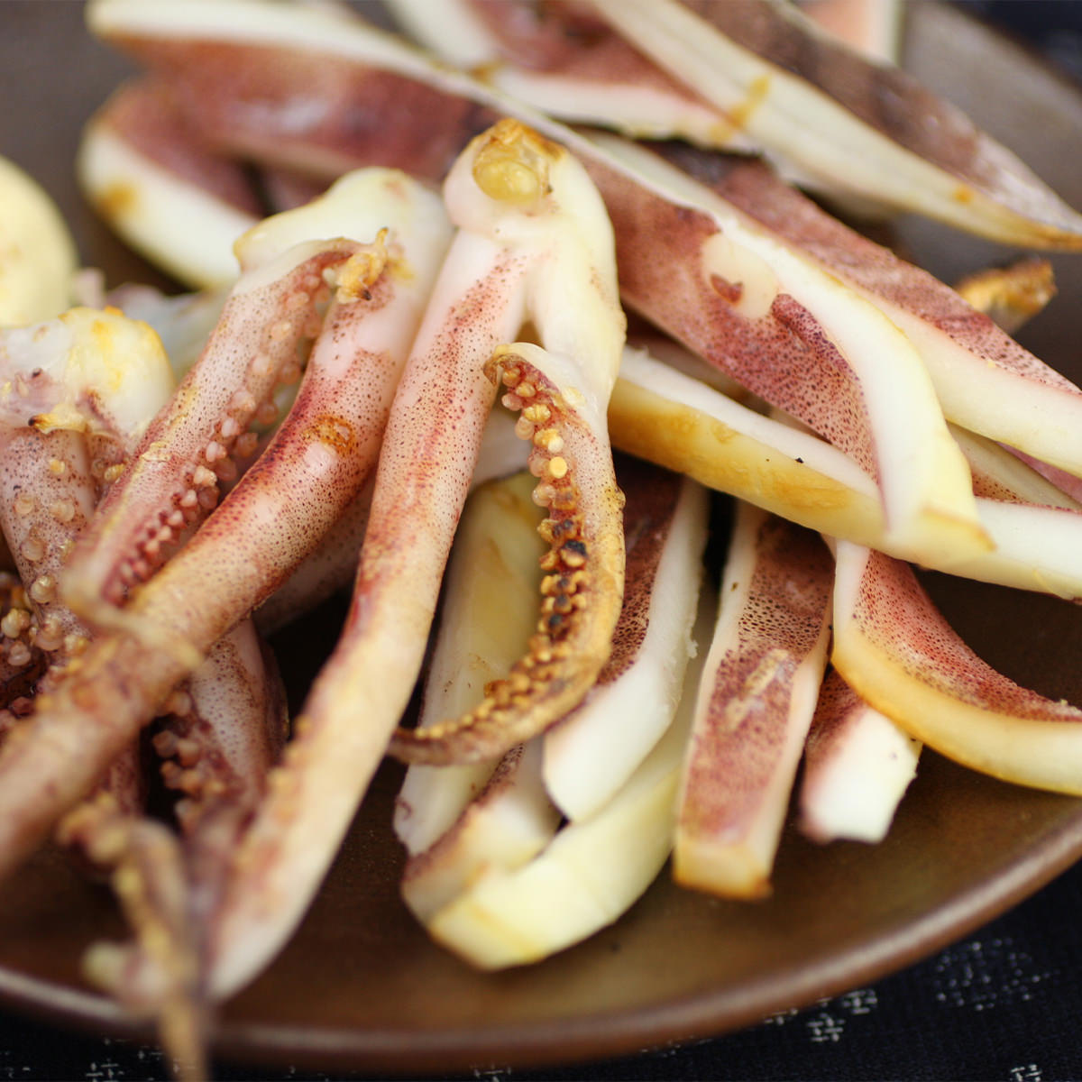 佐渡 天日塩使用 塩干するめ 〔2枚(約250g)〕【北海道・九州地方・沖縄県・離島 配送不可】