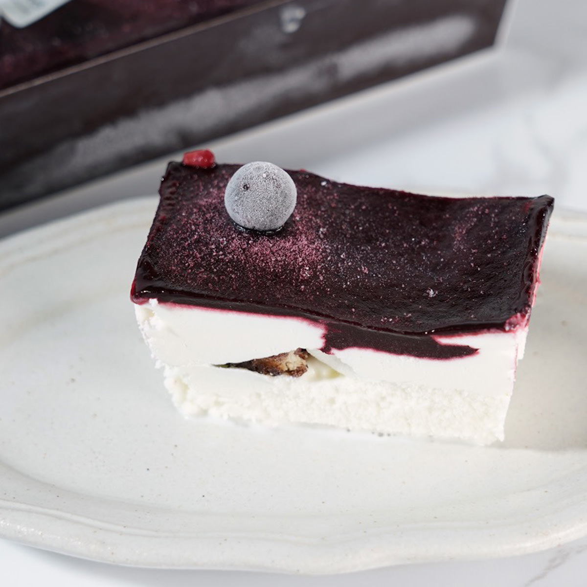 白金プレミアム手作りアイスクリームケーキ カシス〔約250g〕