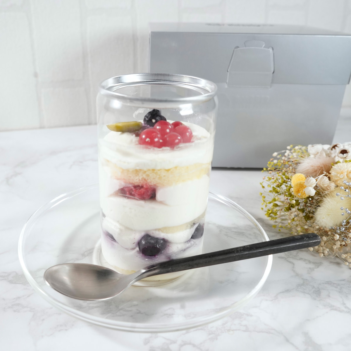 白金ショートケーキ缶 ベリー〔4個〕