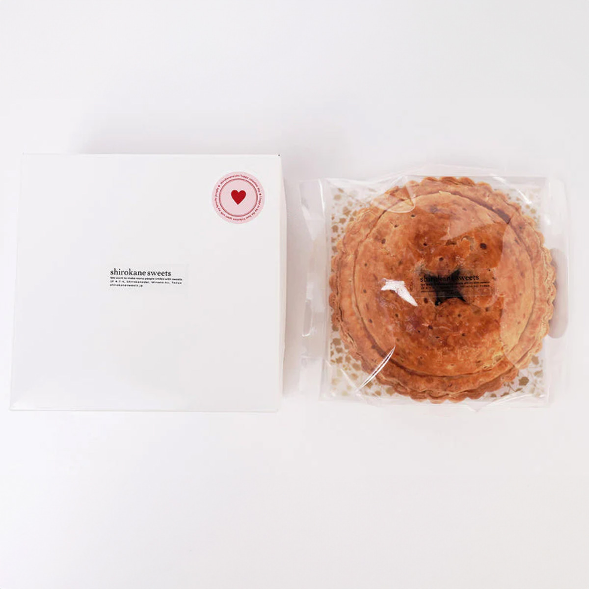 りんごの酸味と甘味を楽しむプレミアム白金アップルパイショコラ〔4号(φ12cm、約330g)〕