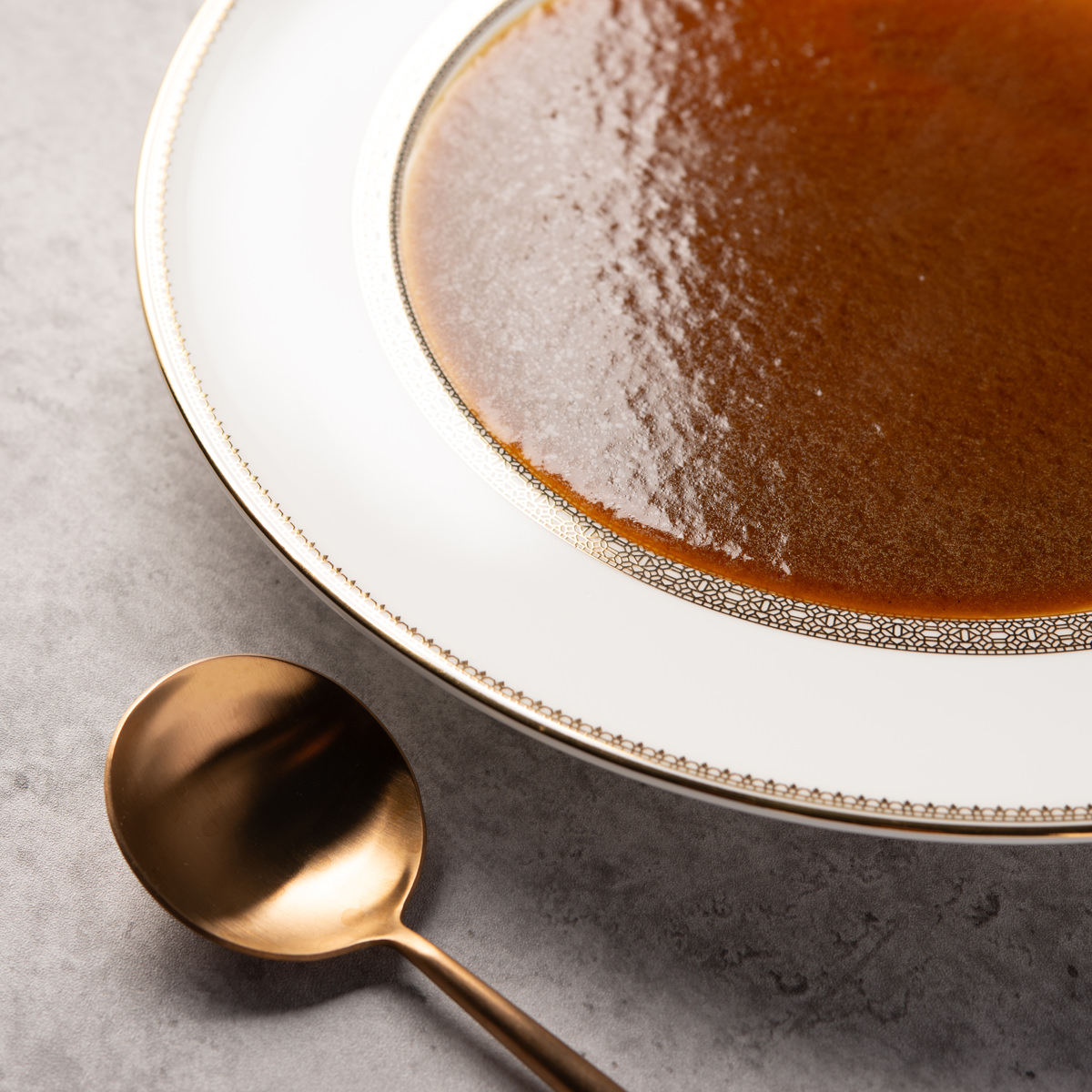 ラ・ソース古賀 ソースキュリー 〔220g(1~2人前)×4〕 フレンチレストラン ラ・ファソン古賀 冷凍カレーソース