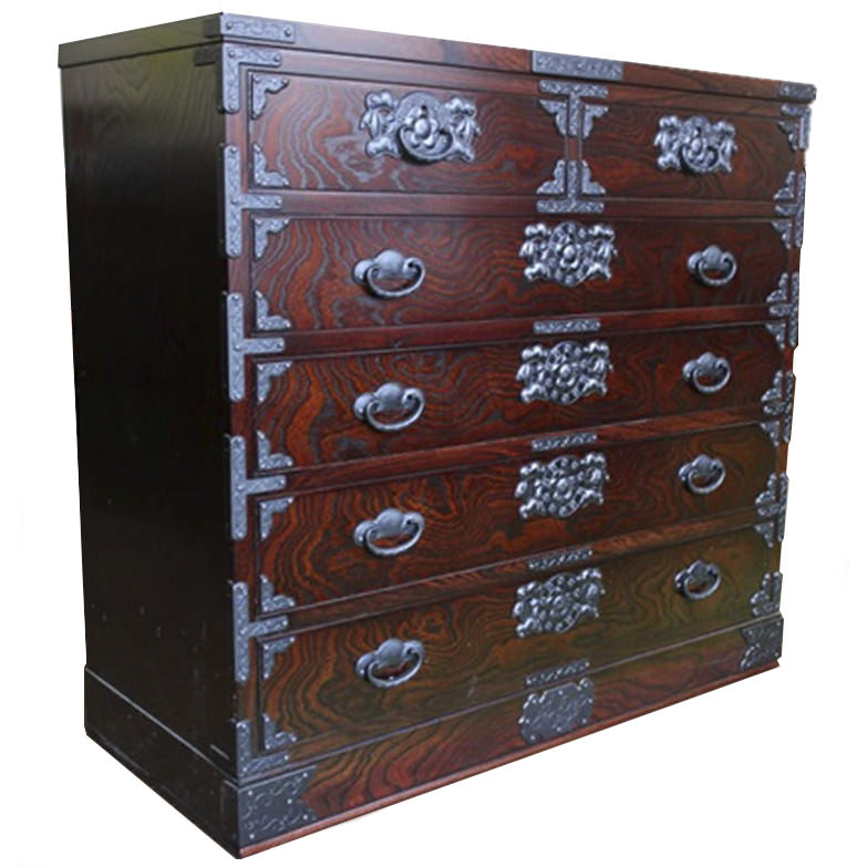 﨔100巾 五段二ッ割 ウルシ塗 五城目木工有限会社 秋田県 引出の内部は桐材を使用。着物などの和物収納にも適しています