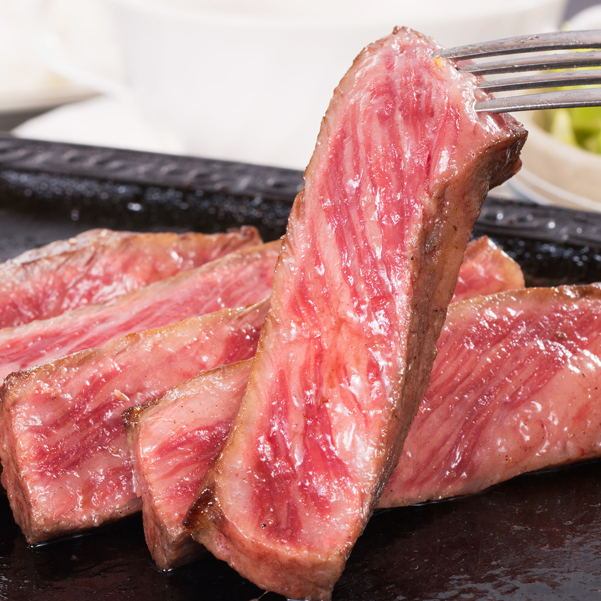 松阪牛 サーロインステーキ 3枚 木箱入 贈答用 〔サーロイン200g×3・ステーキ調味料10g×3〕