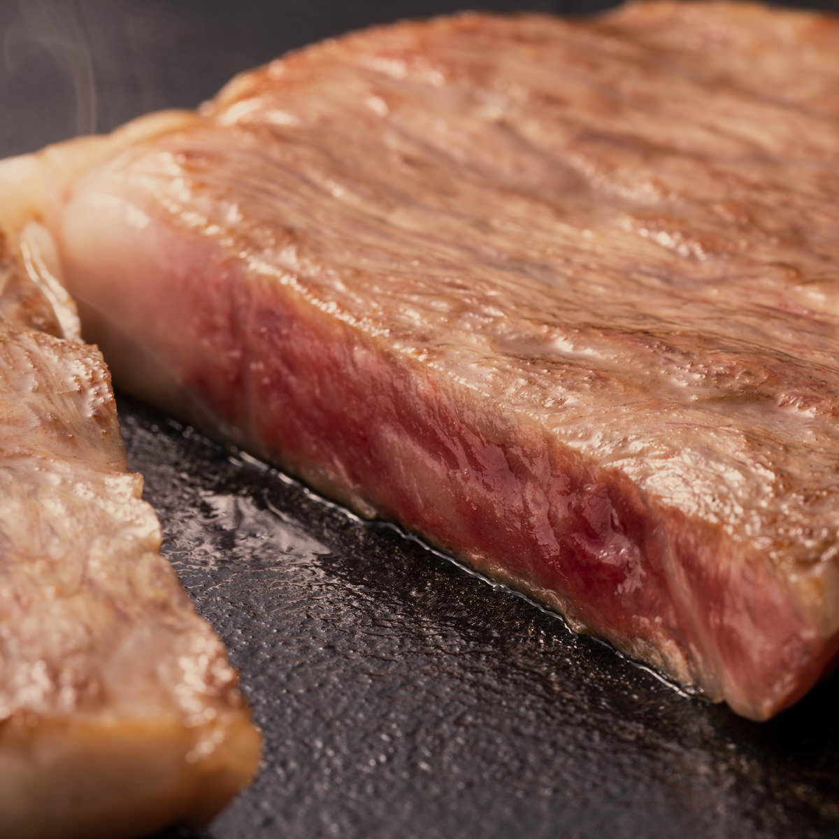 おかやま和牛 A5等級 ステーキ 食べ比べセット 〔和牛サーロインステーキ150g、和牛リブロース150g、岩塩2種〕