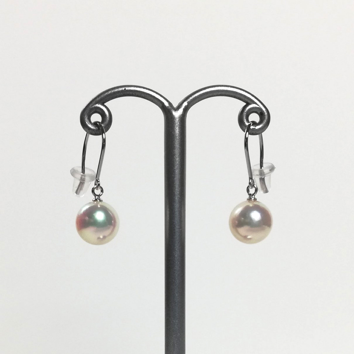 花珠真珠 フックピアス 伊勢志摩産 アコヤ本真珠 8.0~8.5mm K14WG 〔ピアス1ペア、専用ケース、保証書〕