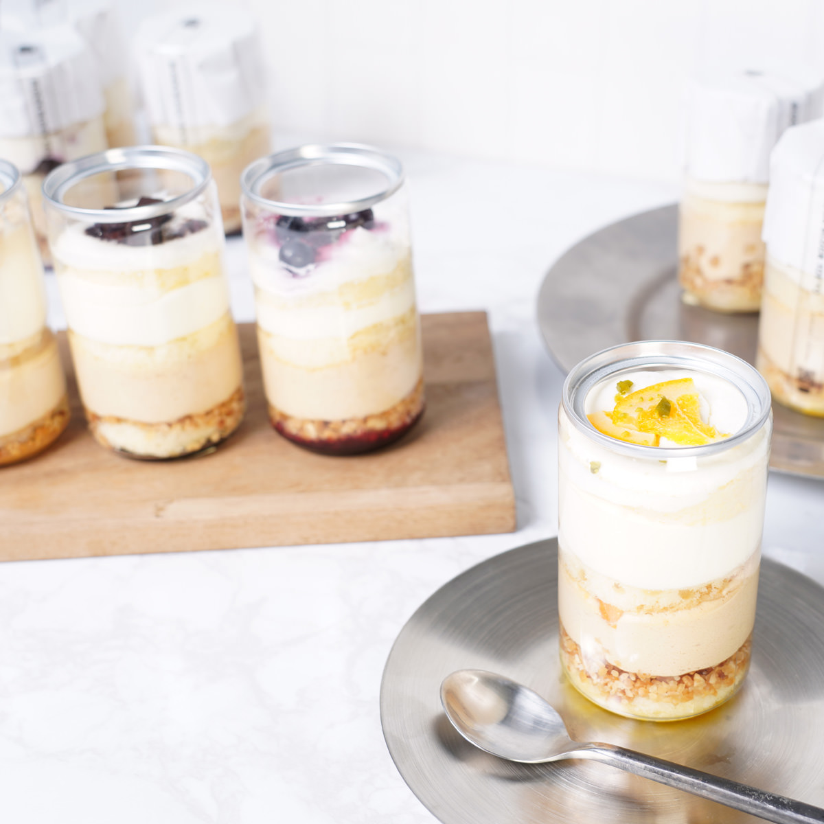 バスクレアチーズケーキ缶 6種アソート〔オレンジ・ショコラ・カシス ほか全6種〕