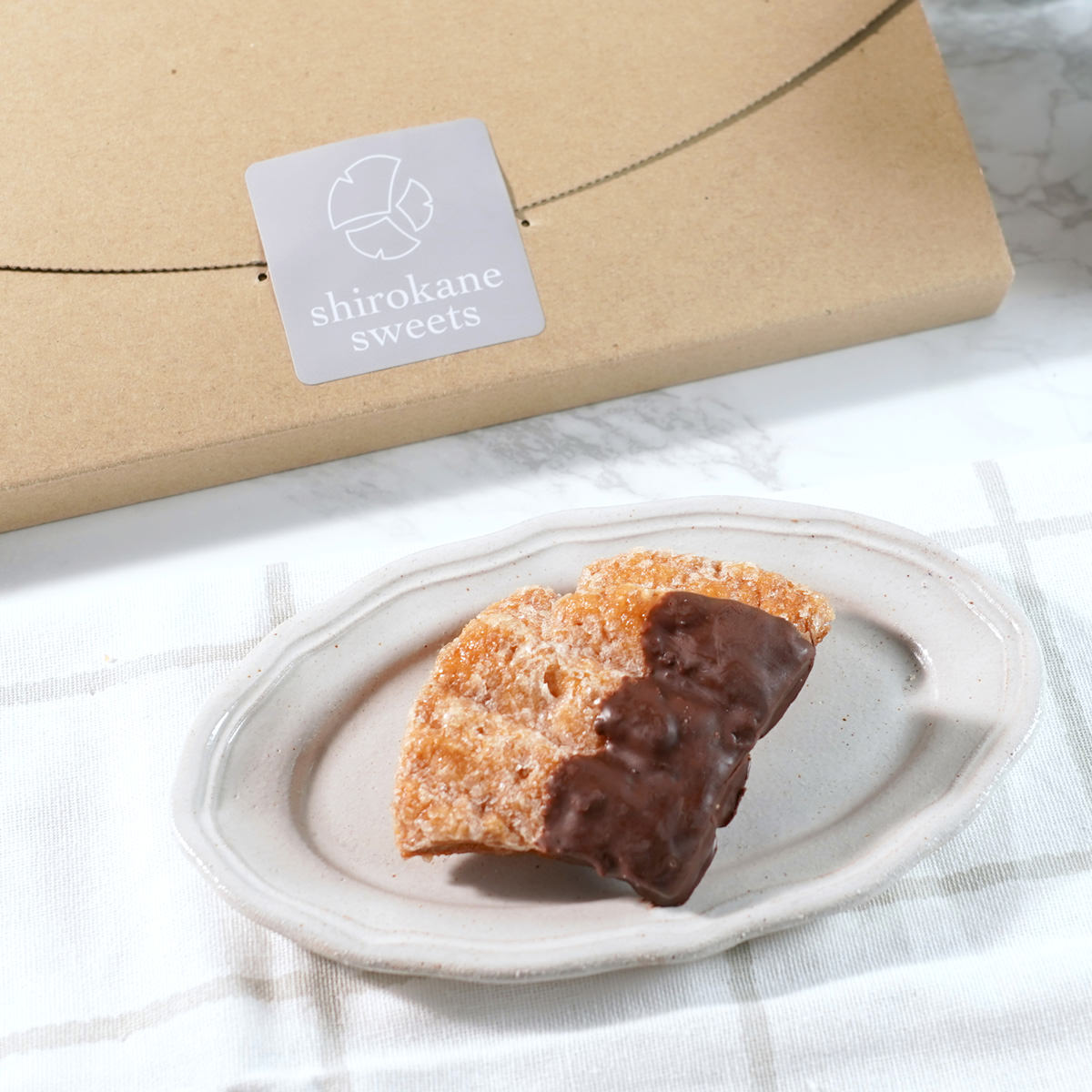 白金プラチナリーフパイ ショコラ〔8個〕