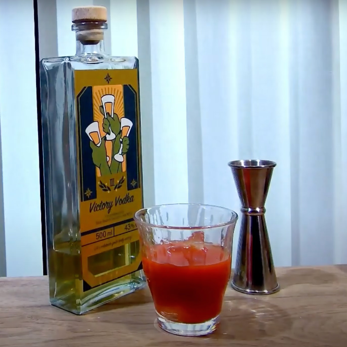 のとジン ヴィクトリー・ウォッカ 木箱入り ギフト〔500ml〕