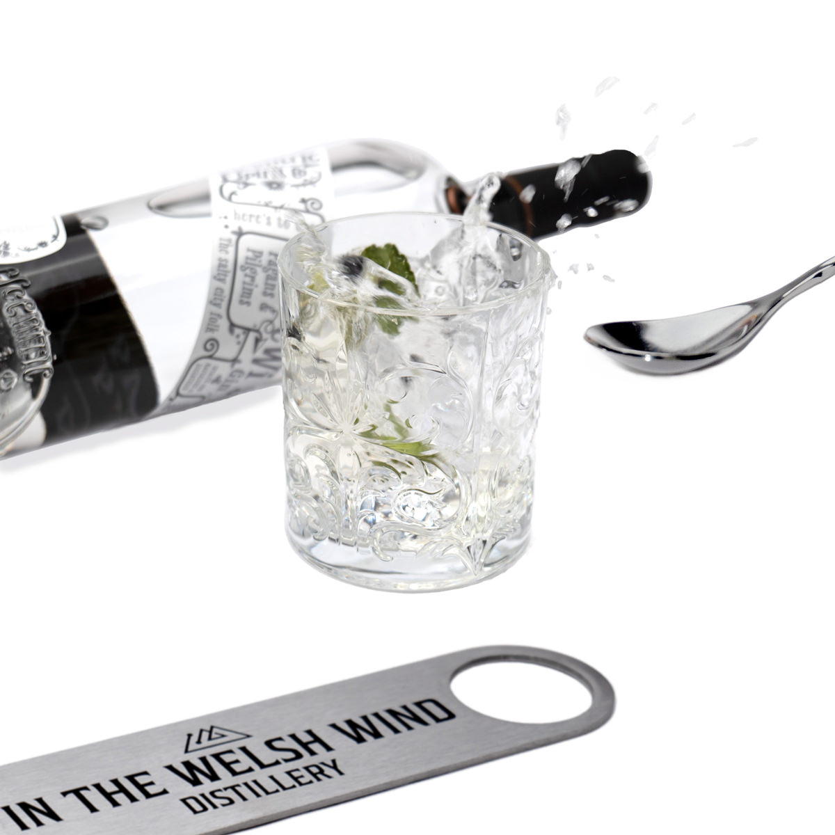 エキセントリック・スピリッツ デヴィ・サント・ジン〔700ml〕