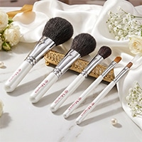 ［クール・ジャパン　プロジェクト受賞］熊野化粧筆メイクブラシ・ホワイトパール5点セット　癒しの熊野化粧筆　宮尾　広島県　原料を吟味した極上の一品