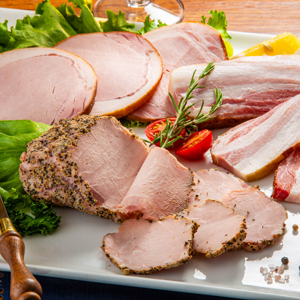 南州農場 鹿児島黒豚 ハムセット 〔ロースハム200g、ベーコン150g、モモハム(パストラミ)200g〕