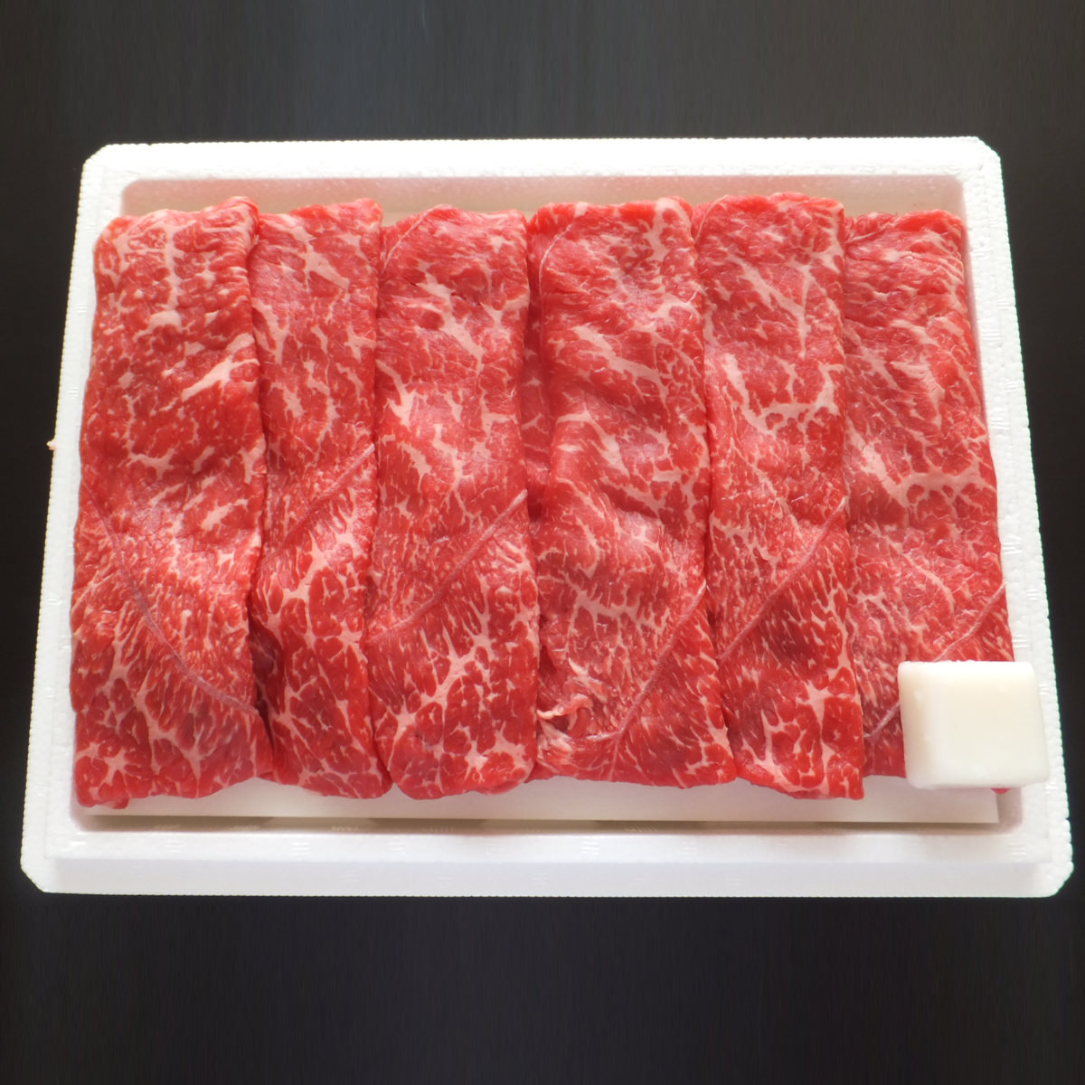 高橋畜産食肉　蔵王牛すき焼用（モモ又は肩）〔250g〕