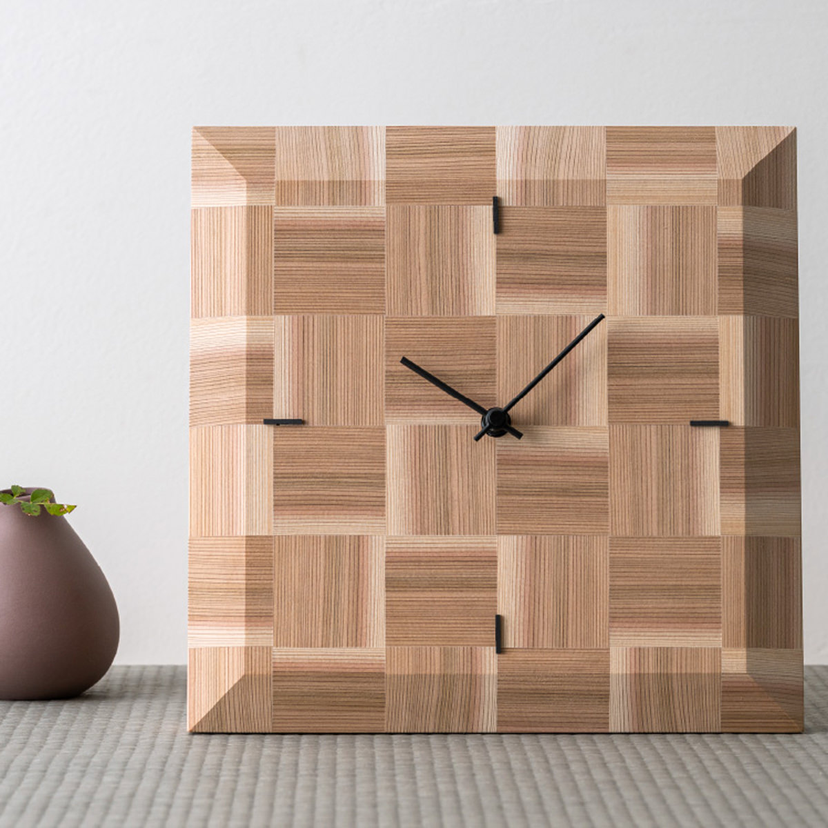 NENRIN CLOCK 245 市松 壁掛け兼置き時計 〔サイズ：W245×H245×D40mm、補助脚付き、単三電池1本〕【北海道・離島 配送不可】