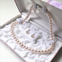 伊勢志摩産アコヤ本真珠 ネックレス イヤリング 7.5～8.0mm セット 〔ネックレス、イヤリングまたはピアス、専用ケース、保証書〕