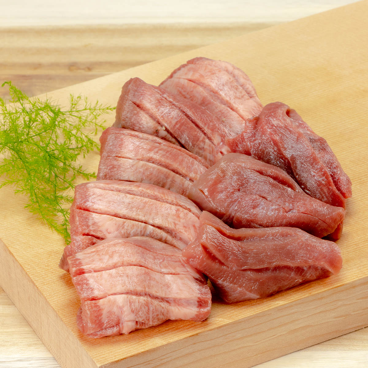 仔牛の牛タン丸ごと一本 塩麹熟成 〔240g〕