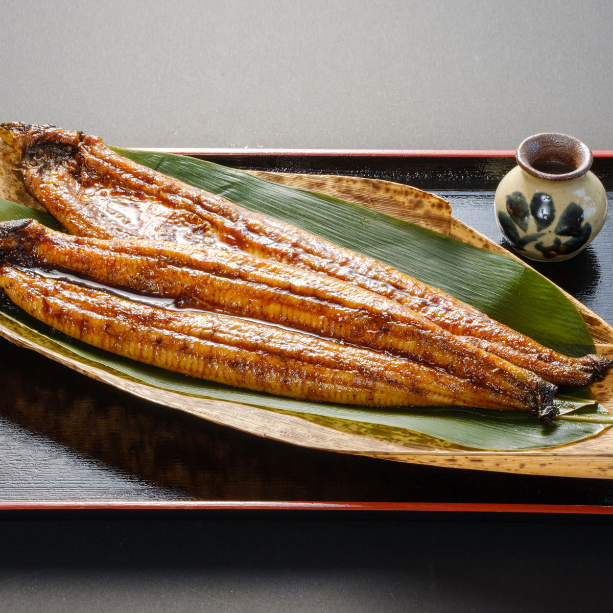 宮崎・鹿児島産 うなぎ蒲焼 特大 2尾セット 〔うなぎ181g×2、たれ・さんしょう・粉末お吸い物〕