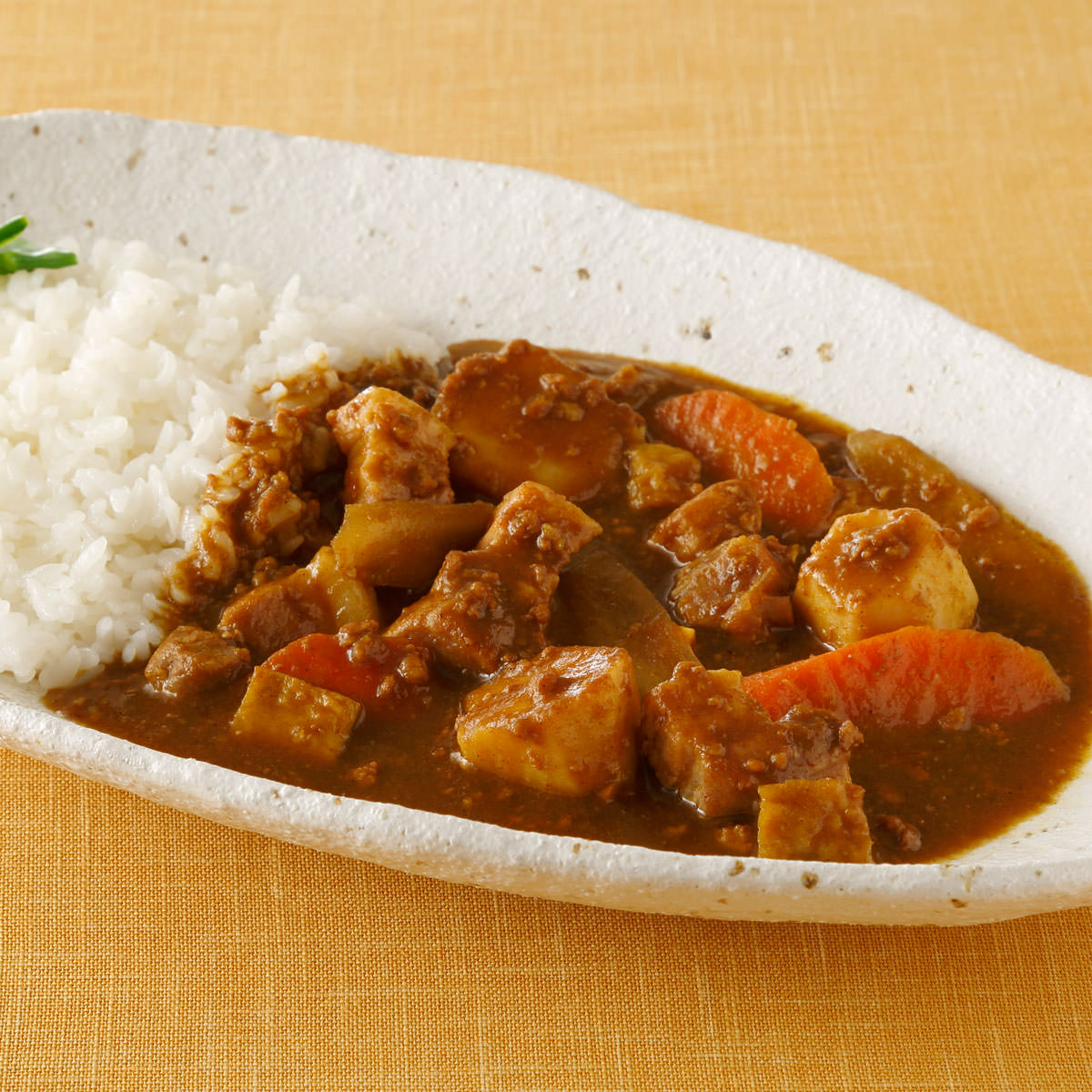 鈴なり 和出汁まかないカレー 〔180g×4〕
