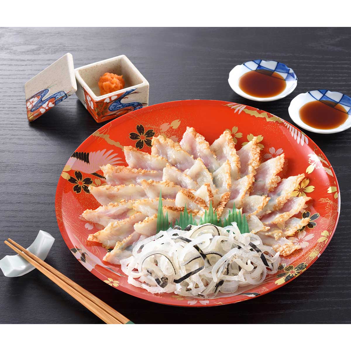 ふくたたき刺身セット 約2人前 〔真ふぐたたき刺身(22cm皿)55g、とらふぐ皮20g、ふくポン酢10g×2、もみじおろし10g×2〕