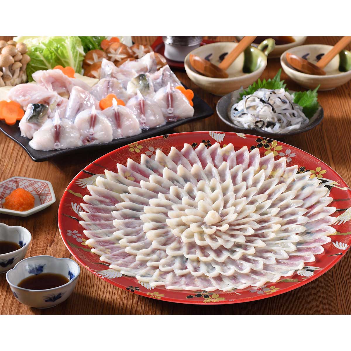 とらふく料理 約4～5人前〔とらふぐ刺身(33cm皿)、とらふぐ皮、とらふぐちり、ふくポン酢、もみじおろし〕
