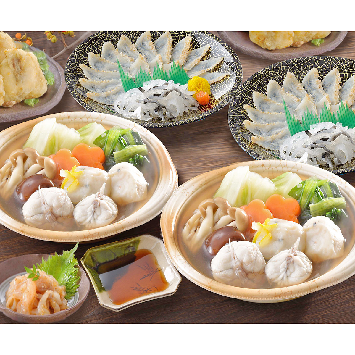 ふくたたき刺身とふく個食鍋セット（唐揚げ・塩辛付） 約2人前 〔真ふぐ寄せ鍋、真ふぐたたき刺身ほかフグ全5種、薬味〕
