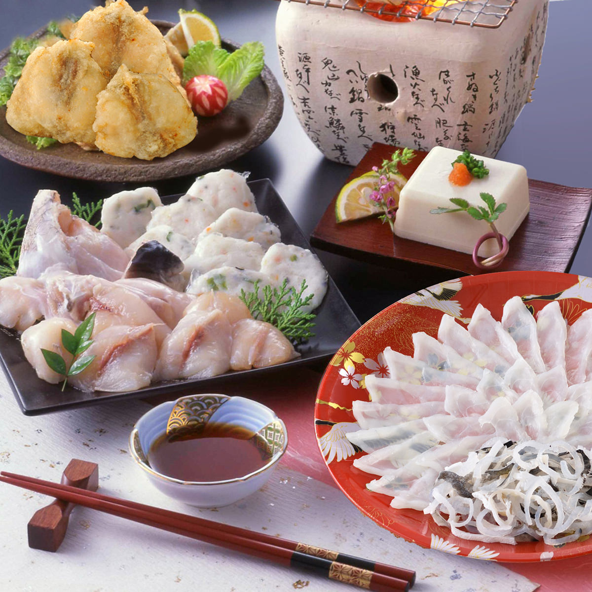 ふくづくし家族だんらんセット 約2人前 〔真ふぐ霜降り刺身、とらふぐ皮、ふぐちり、ふぐ唐揚げ、ふぐ白子豆腐、ふぐつみれ、薬味ほか〕