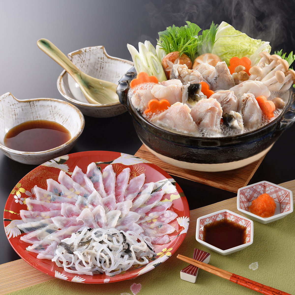 とらふく料理セット 約2人前 〔とらふぐ刺身40g、とらふぐ皮20g、とらふぐちり200g、薬味ほか〕