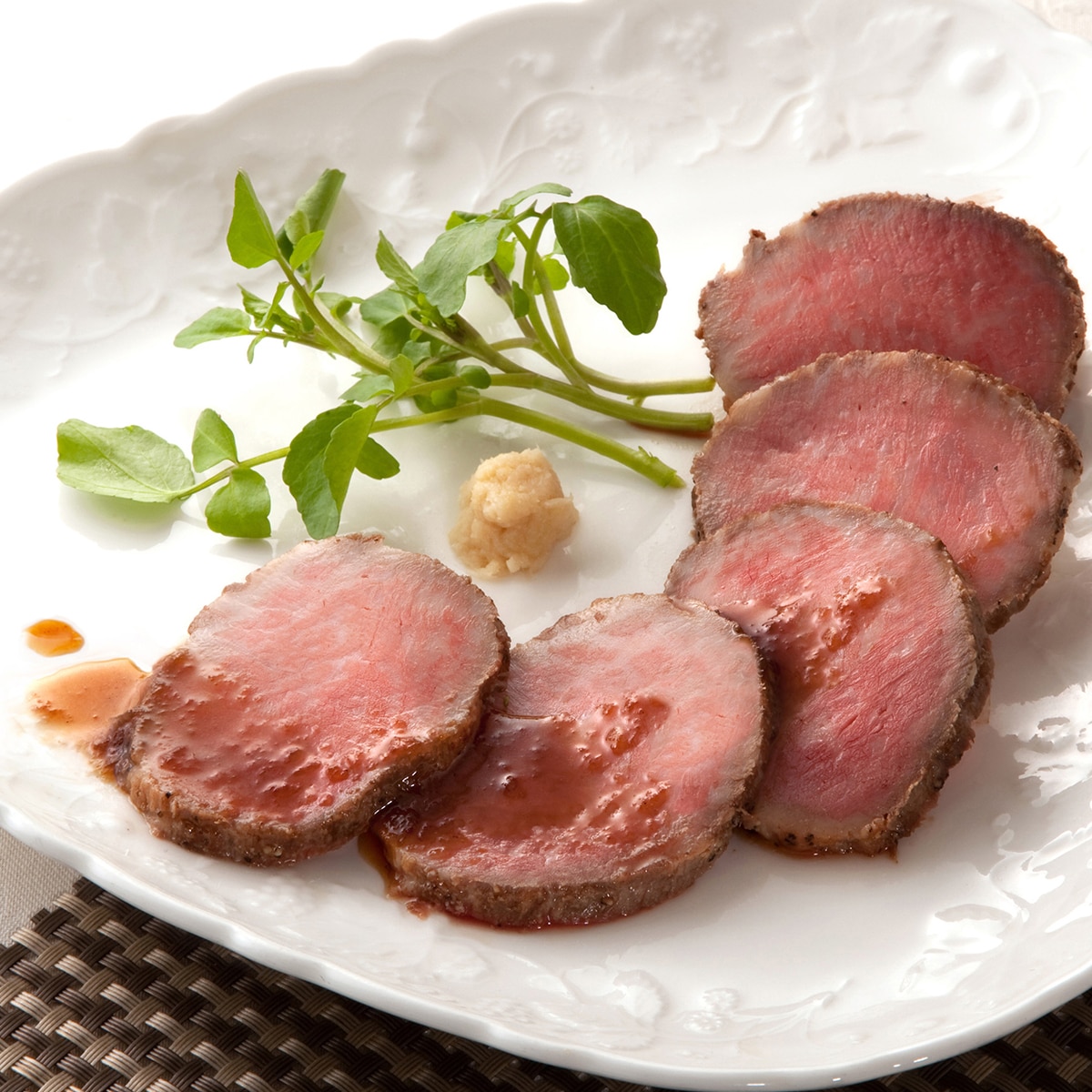 大阪焼肉はらだ本店 黒毛和牛ローストビーフ 〔ローストビーフ200g、ソース40g〕【北海道・沖縄・離島 お届け不可】