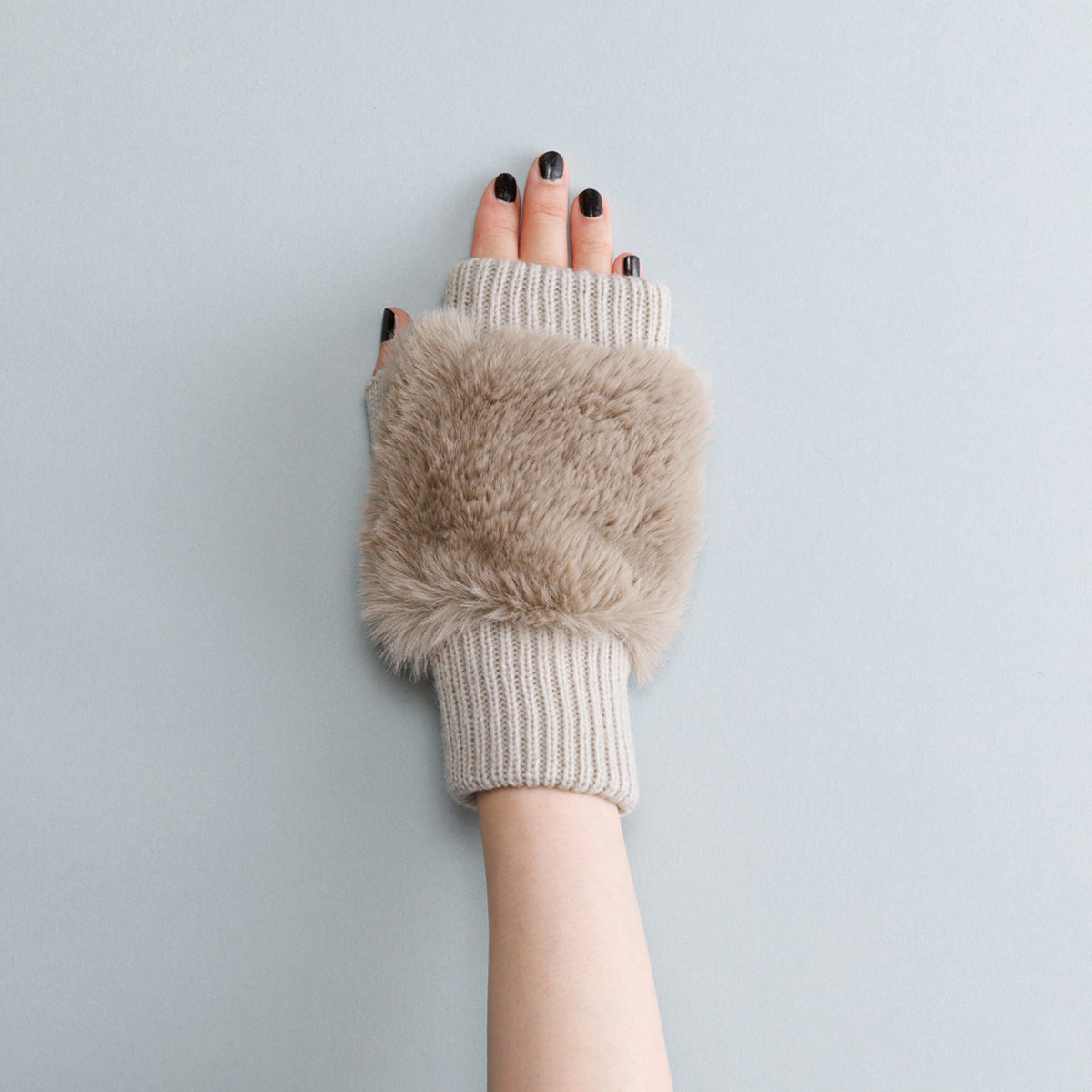 KURODA クロダ 女性用 フェイクファー付き フィンガーレス ニットグローブ 〔手囲いサイズ：21～22cm〕