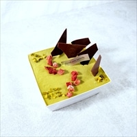 スイーツボックス 白金ミロワール ピスターシュ〔底95mm×95mm×高さ40mm〕